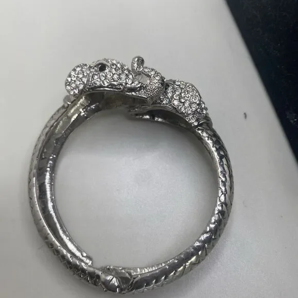 Vintage "Natasha" Rhinestone Elephant Bracelet - Picture 2 of 5